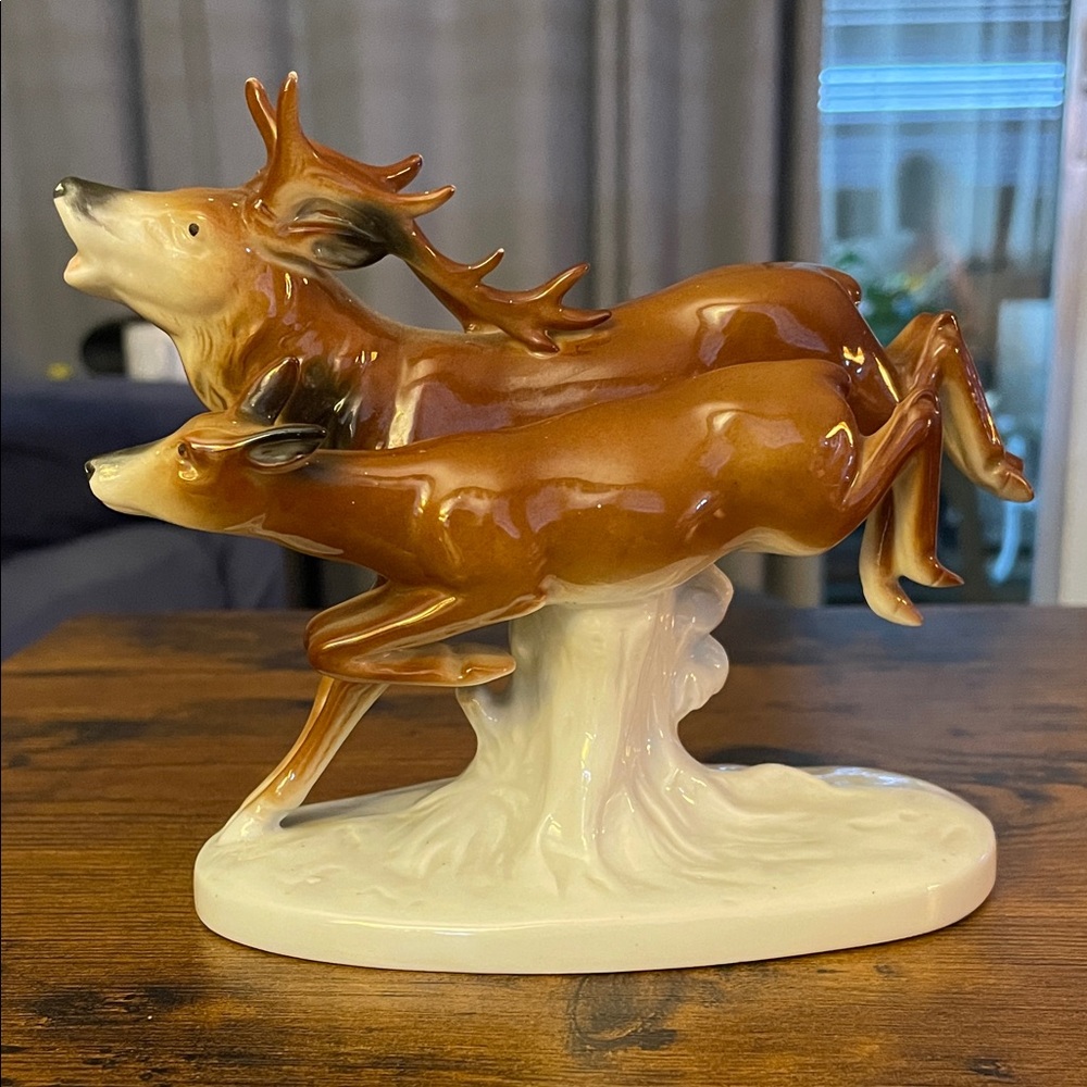 VINTAGE GERMAN THURINGIA PORCELAIN FIGURINE
